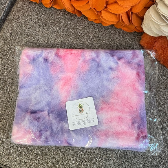 ❣️🆕The Designer Minky Co. Large Minky Makeup Bag❣️ - Picture 7 of 7